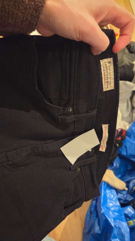 eddubuxur LEVIS SVARTAR