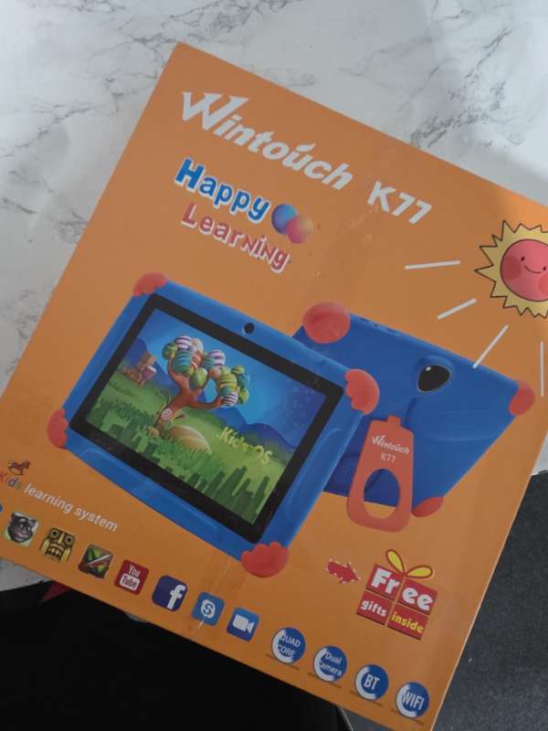 Bleik nánast ónotuð tölva