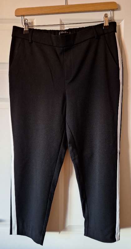 Zara Trafaluc buxur svartar L