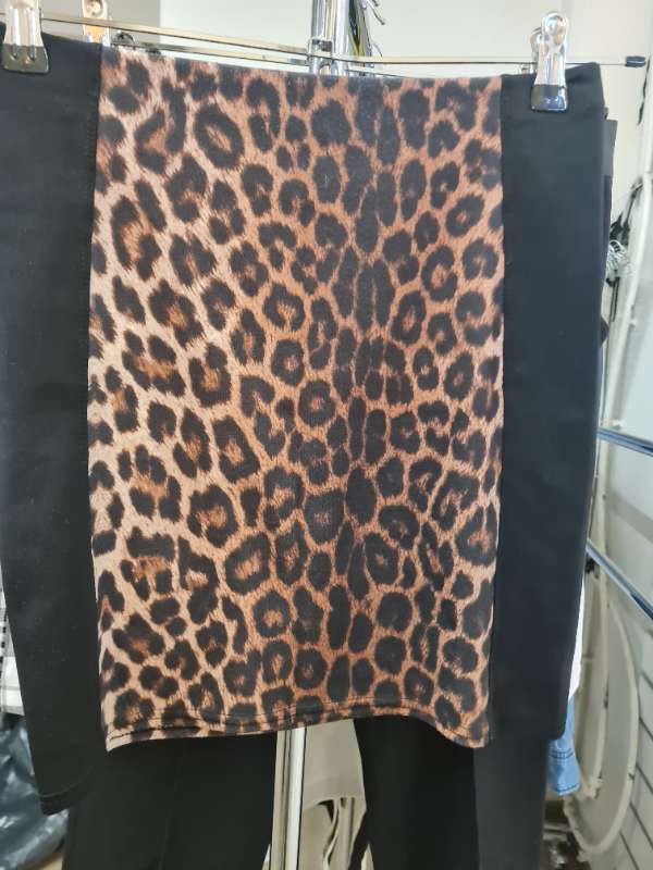 pils með leopardmynstri