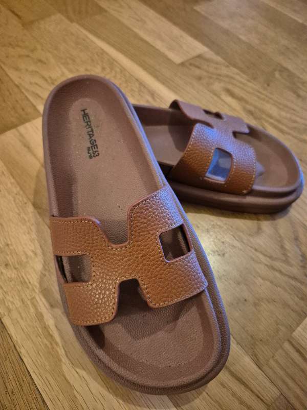 Sandalar