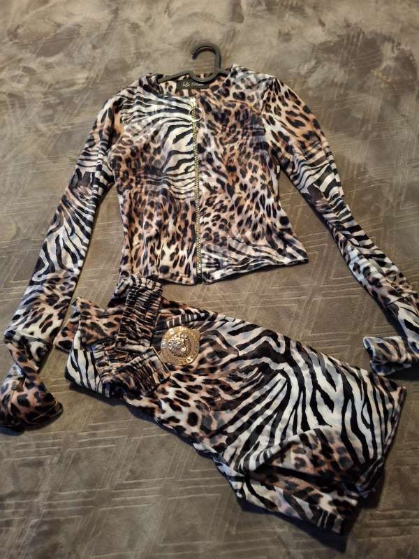 velvet sweatshirt and trousers