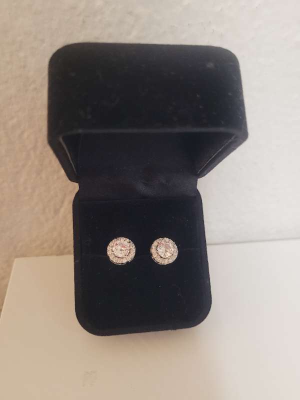 Silfureyrnalokkar Hringlóttir m/Zirkonsteinum