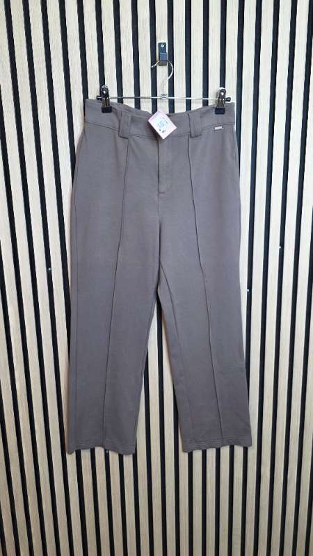 Guess brown pants