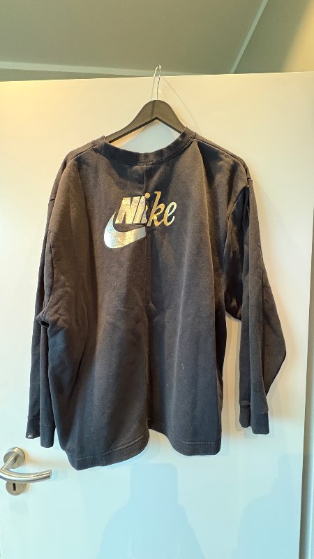 Nike peysa