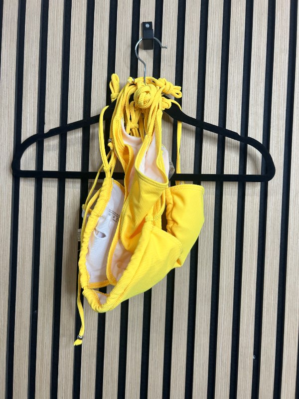 bikini toppur M