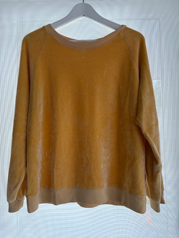American vintage gul velour peysa