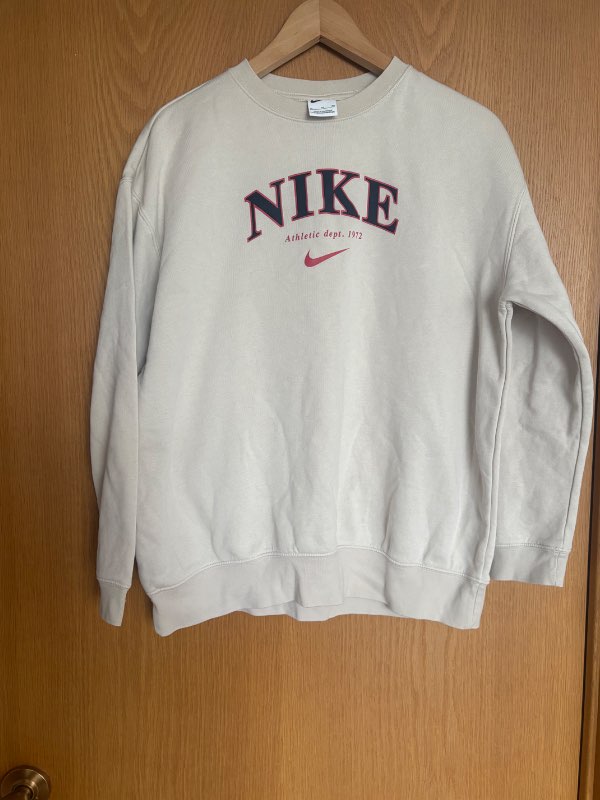 Nike Peysa