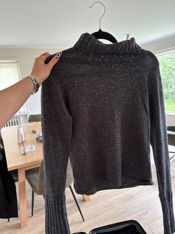 DökkGrá knit peysa