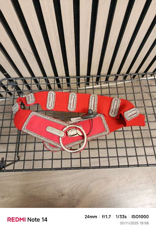 Red semelí Belt. *Fanflík
