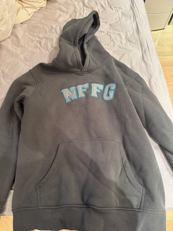 NFFG dökk grá peysa