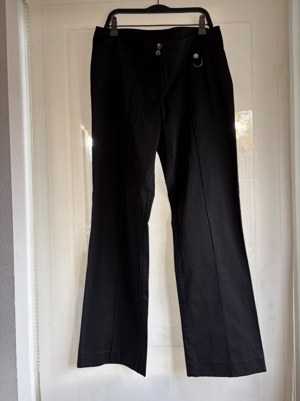 Oasis sv. Suit buxur