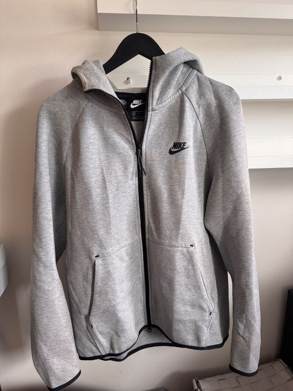 Hettupeusa Nike