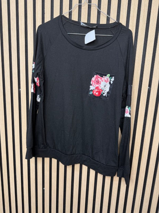 Peysa - svört m blómum