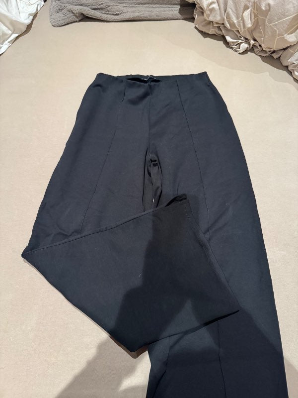 Zara buxur (svartar)