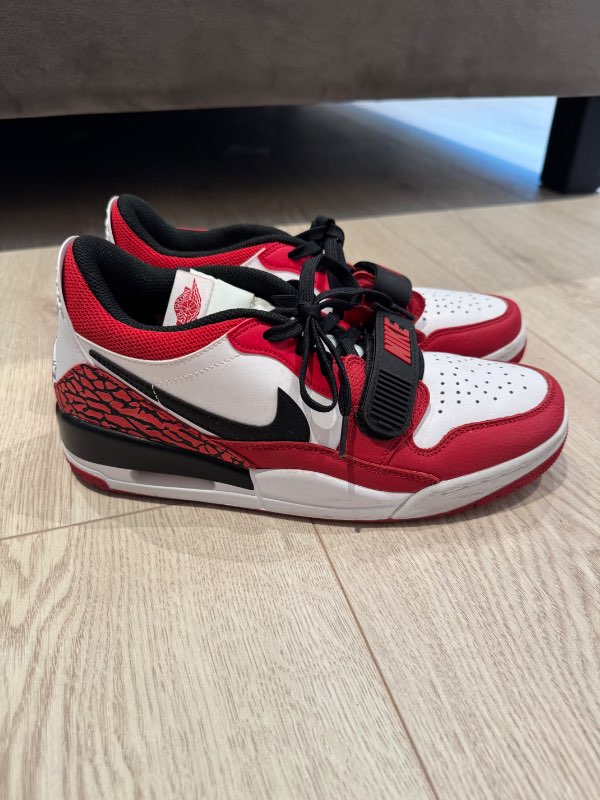 Air Jordan (rauðir)