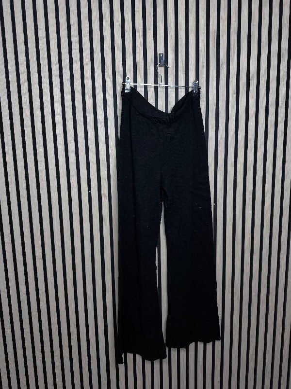 GinaTricot, Svartar Ullarbuxur