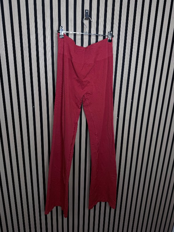 Alphalete, Rauðar Útvíðar