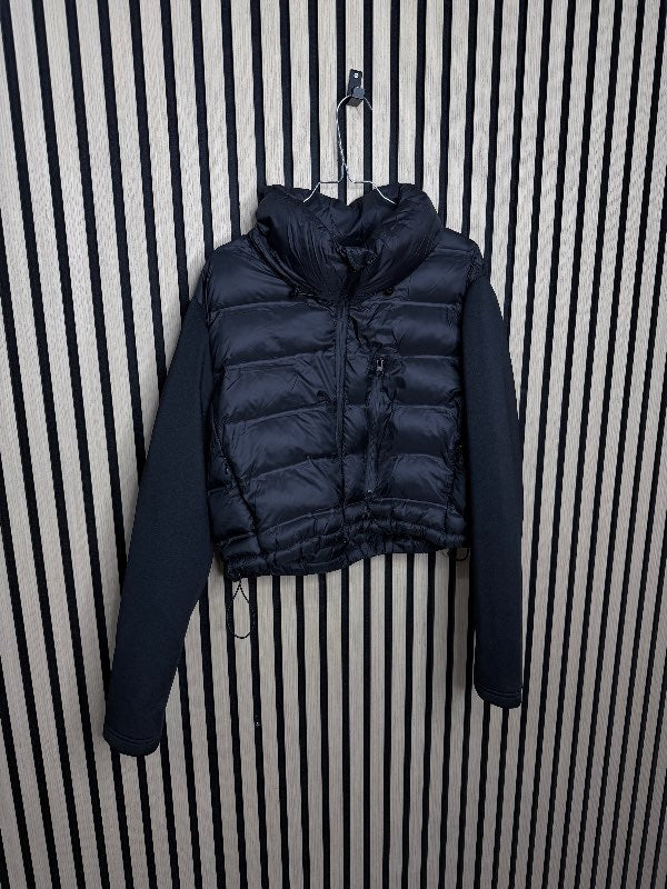 ZARA, Svört Þunn Úlpa