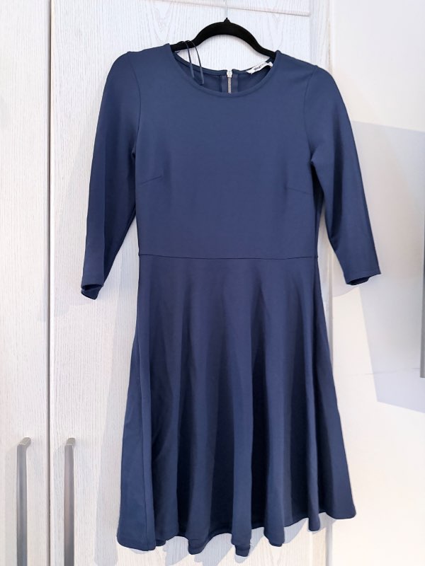 Gina tricot kjóll