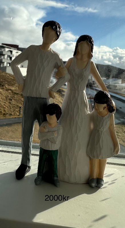 Fjölskylda stytta 4