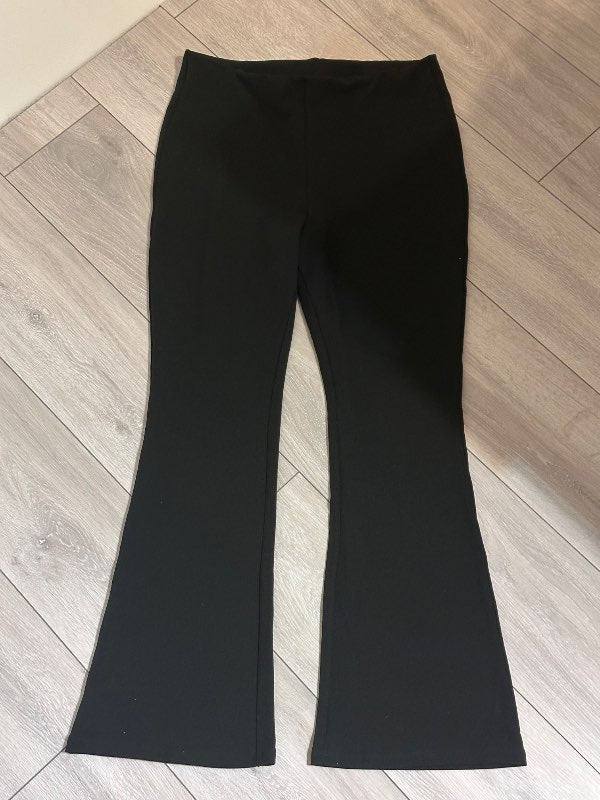ZARA, Svartar Útvíðarbuxur