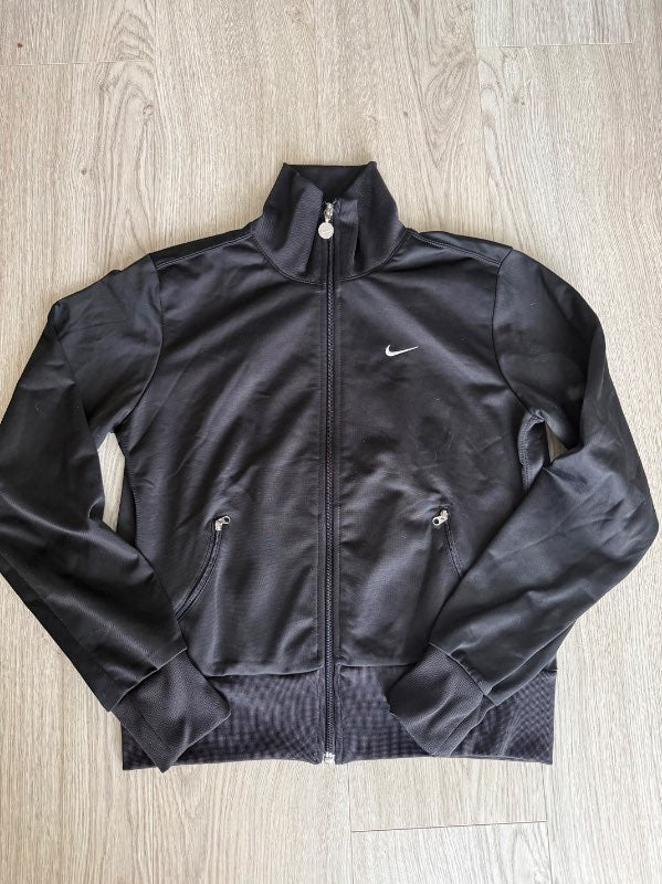 Nike retro peysa