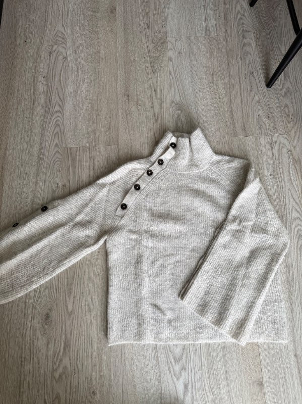 Soaked studio wool peysa