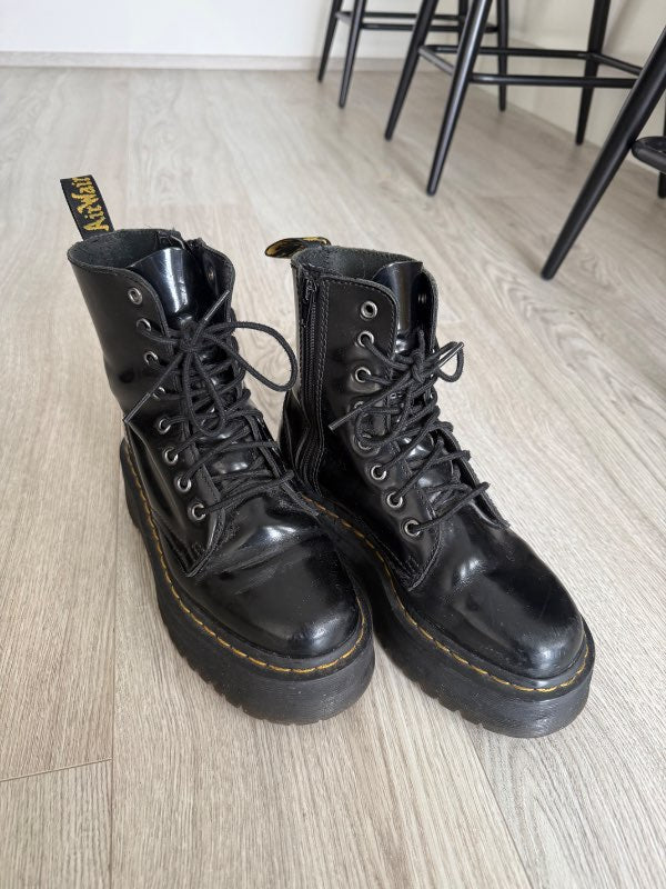 Dr. Marteins boots