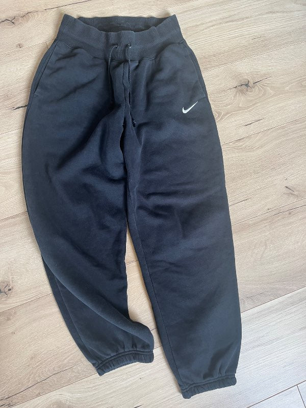 Svartar nike buxur