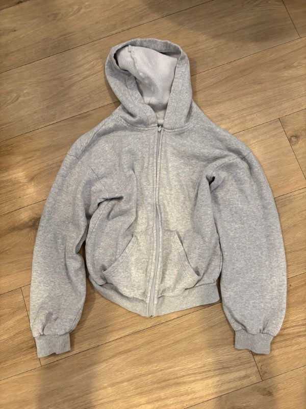 H&M ljósgrá hettupeysa