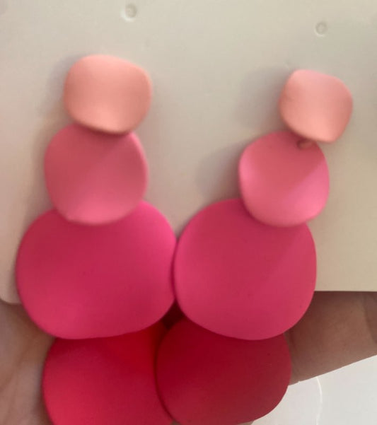 Nýjir eyrnalokkar margar