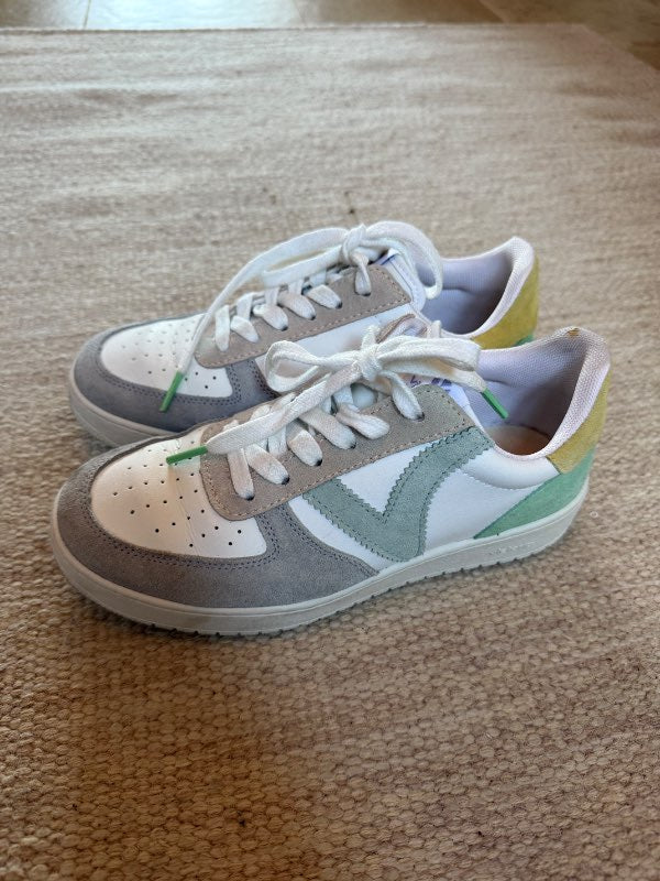 Victoria sneakers