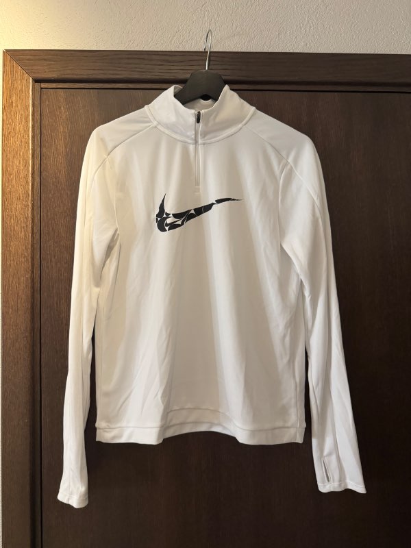Nike hvítur íþróttabolur