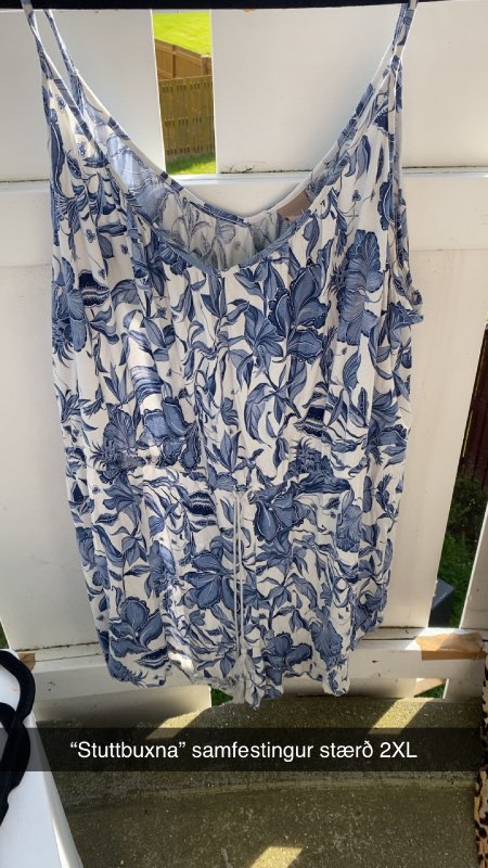 Samfestingur “stuttbuxna”