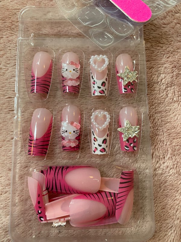 Hello Kitty press on nails