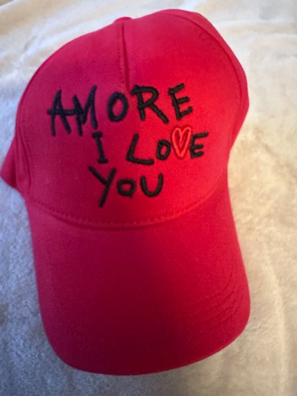 Amore red cap