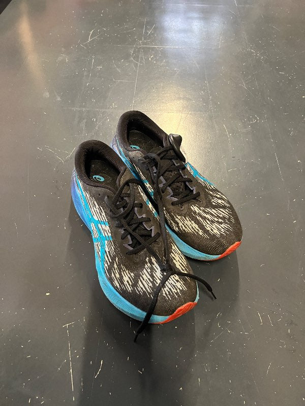 Asics Novablast