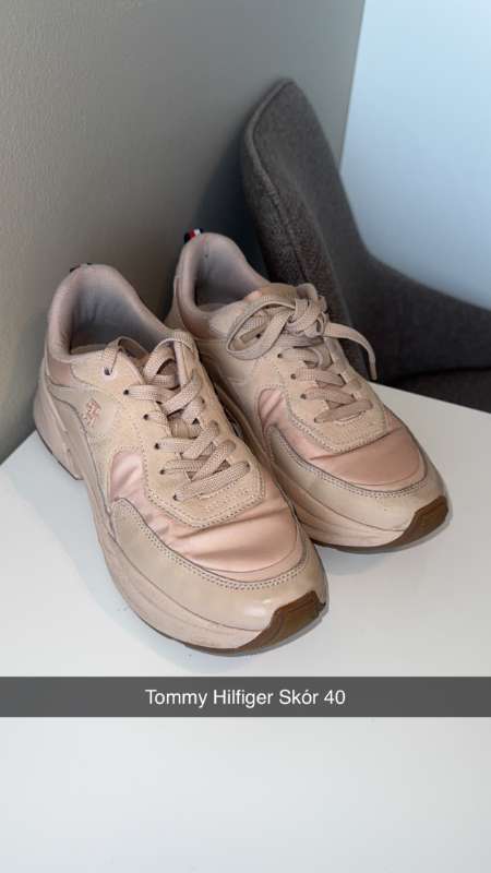 TommyHilfiger skór 40