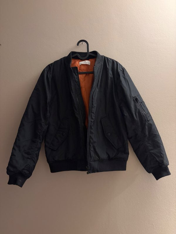 Svartur jakki h&m