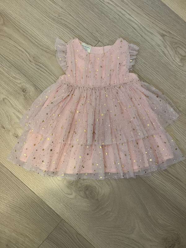 Bleikur tjullkjóll með gullstjörnum