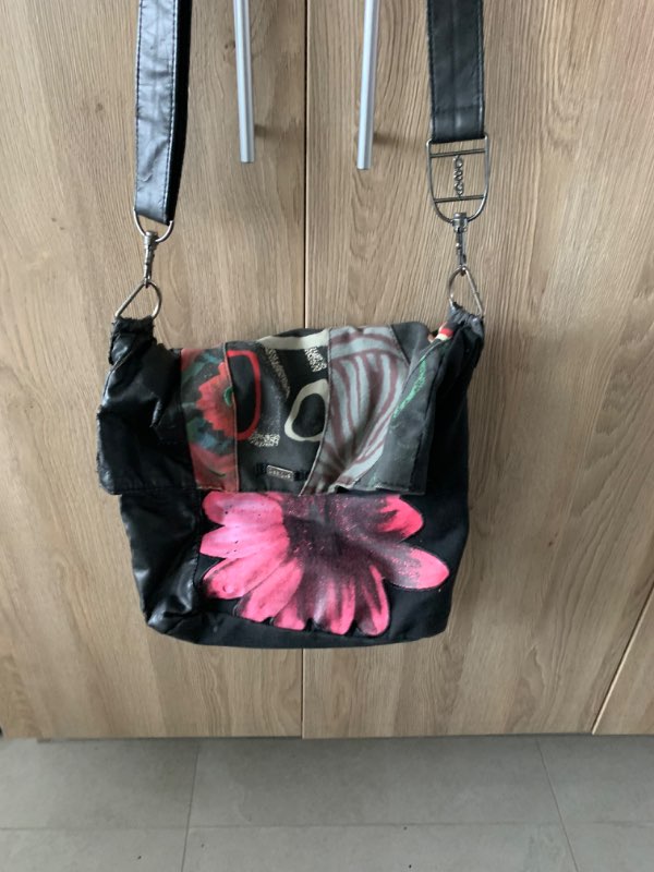 Desigual tuðra