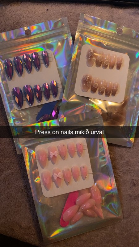 Press on nails margar tegundir