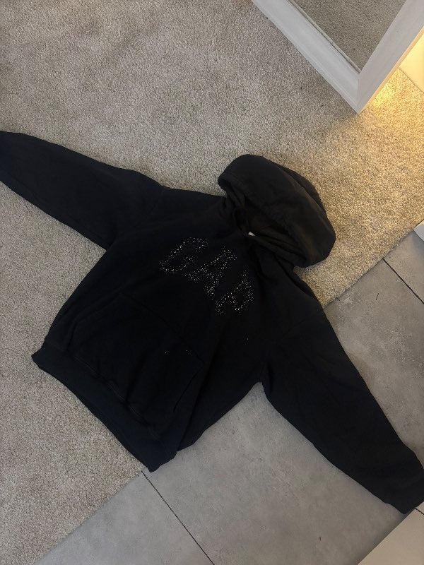 Svört GAP hettupeysa