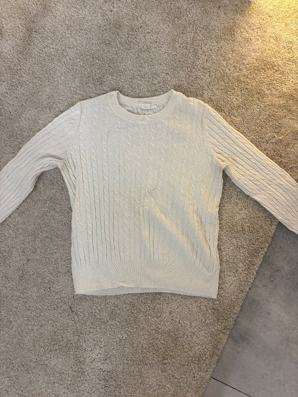 Hvít crew neck GAP peysa