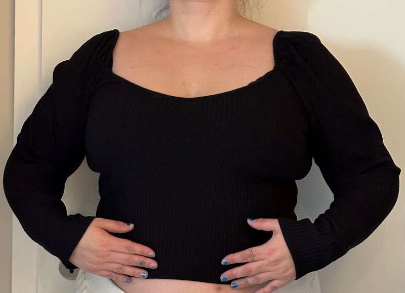 Svartur langerma croptop