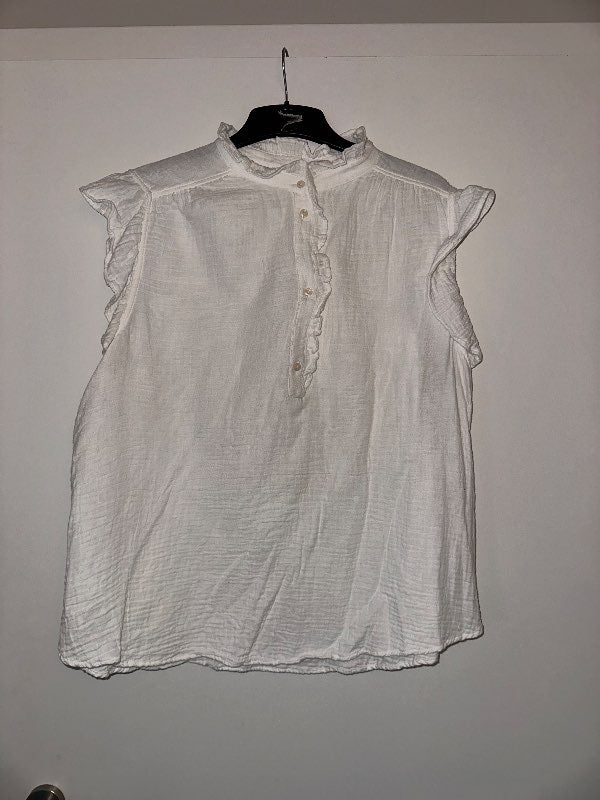 Hvít ermalaus blússa