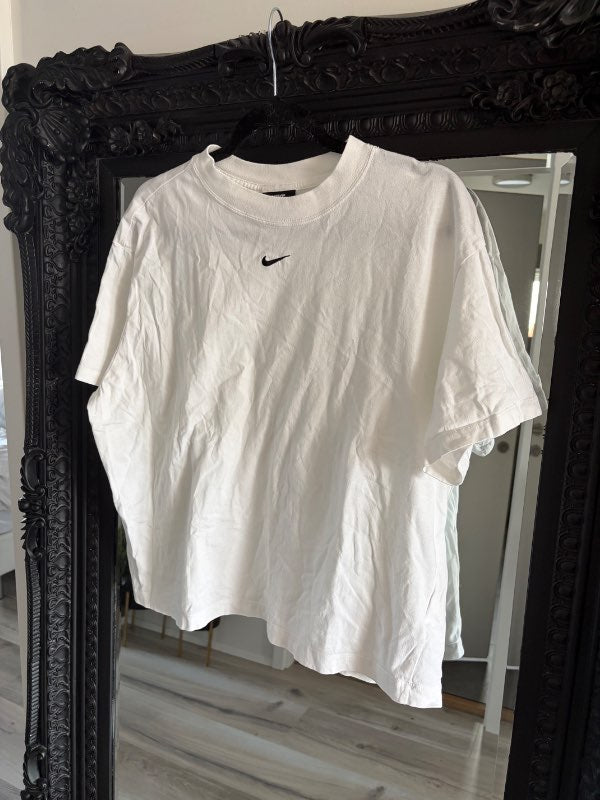 Nike stuttermabolur