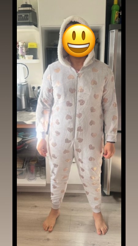 Grár onesie m gylltum hjörtum