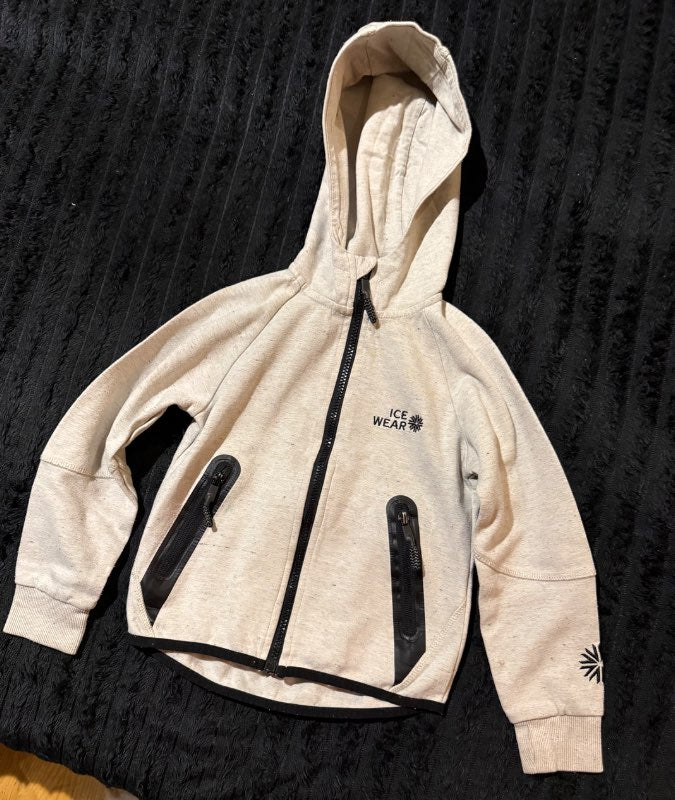 Hvít Icewear peysa